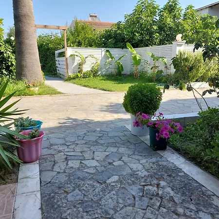 Aparthotel Amelia's Garden I